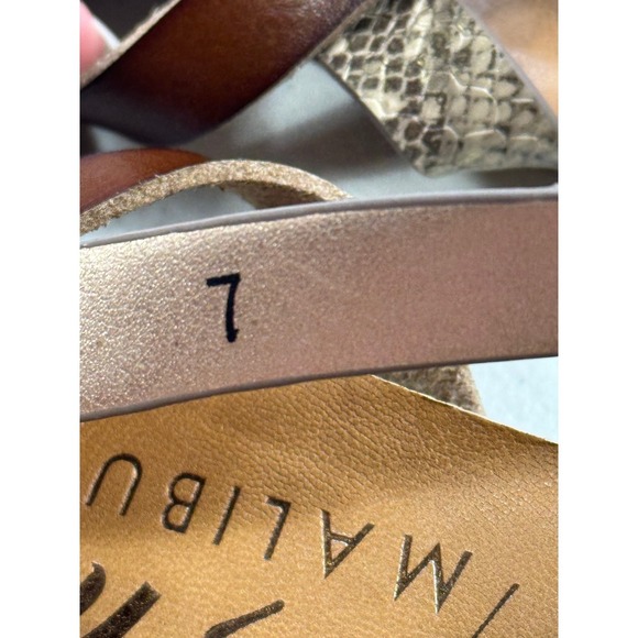 Blowfish Malibu Brown Bronze Vegan Leather Ankle Strap Thong Sandals Size 7 - Picture 3 of 5